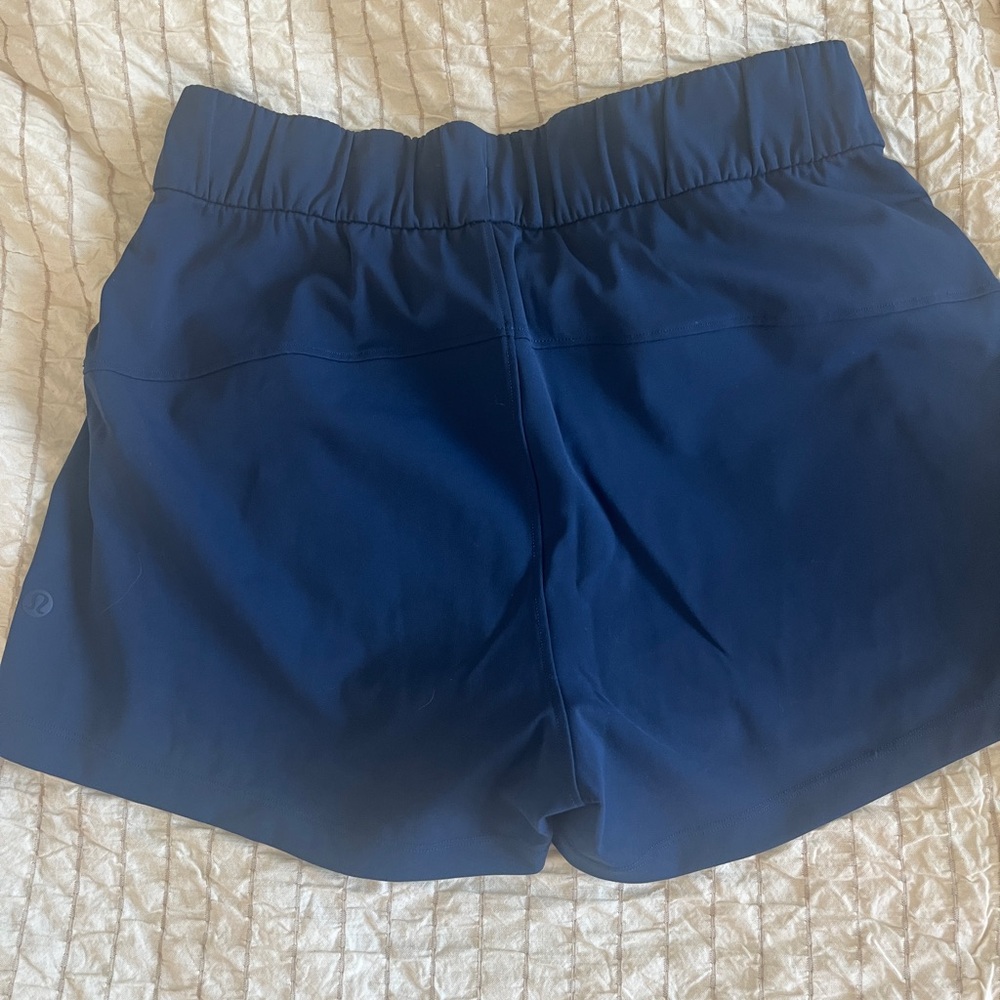 Lululemon On The Fly Short *2.5" Blue - Picture 3 of 6